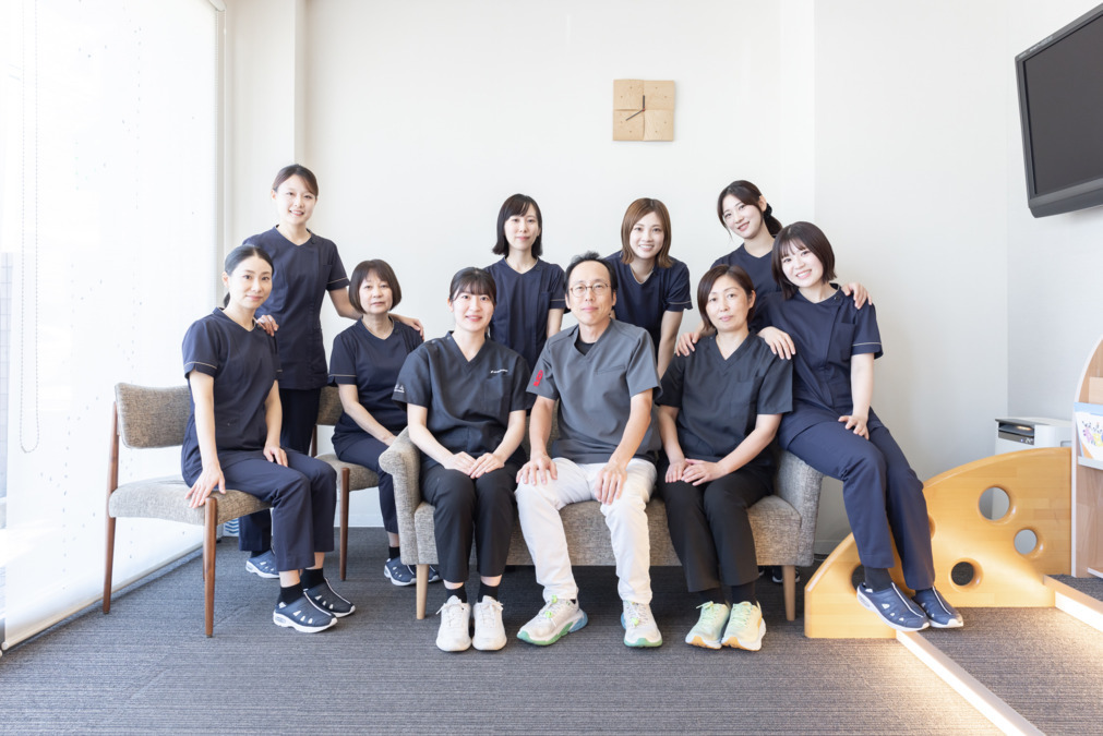 どい歯科クリニック（歯科衛生士の求人）の写真2枚目：チームワークを大切に診療しています☆