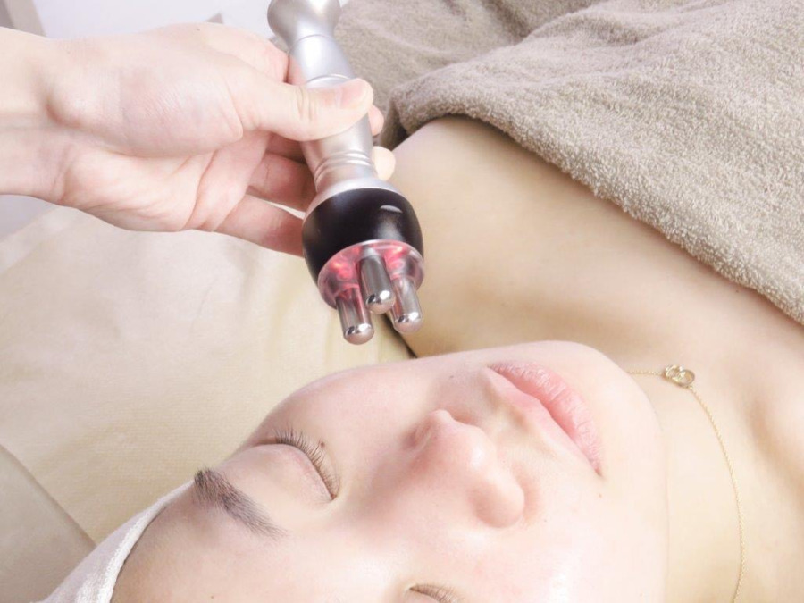 小顔専門店Lift(リフト)川崎店【2025年12月01日オープン予定】（エステティシャン/セラピストの求人）の写真2枚目：