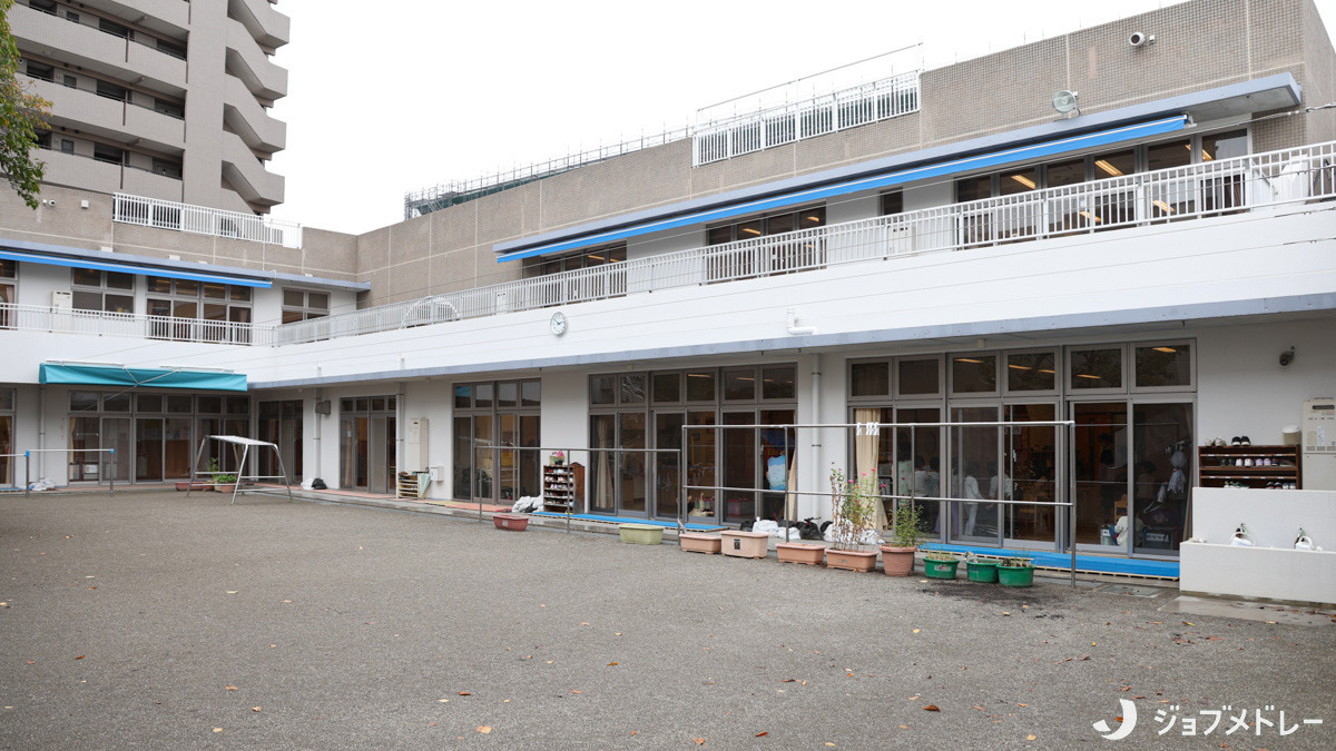 玉川保育園(保育士の求人)の写真13枚目:園庭の様子です