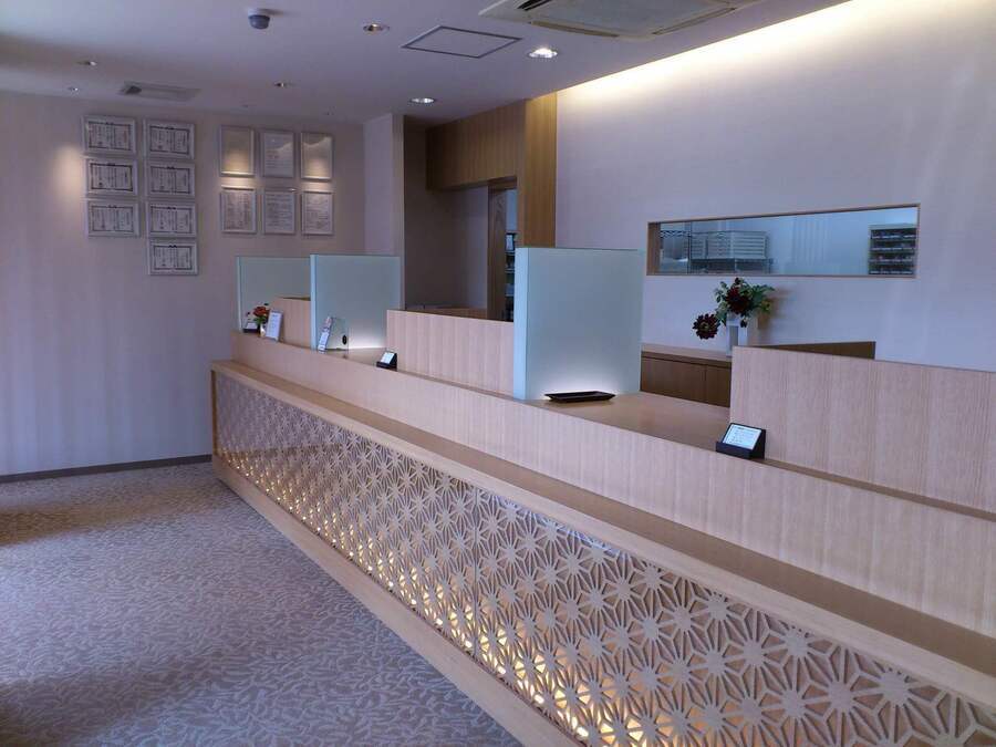アクア調剤薬局 味鋺店の写真2枚目：カフェのように落ち着きのあるデザインの薬局です