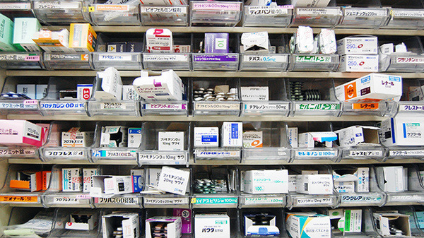 ニシイチ薬局 甲東園店（薬剤師の求人）の写真4枚目：ニシイチ薬局甲東園店　調剤室1
