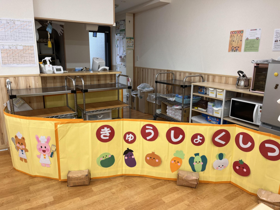 嘉恵保育園（保育士の求人）の写真3枚目：1階給食室