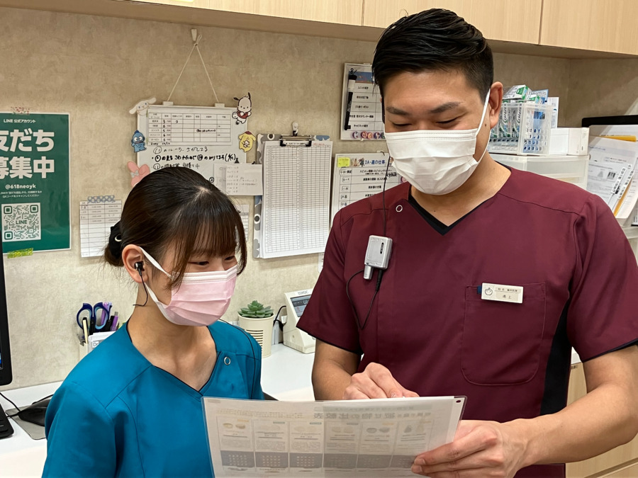 いせさき西部モール歯科（歯科医師の求人）の写真17枚目：治療における報連相を必ず行います。信頼の積み重ねを重要視すればこそです。