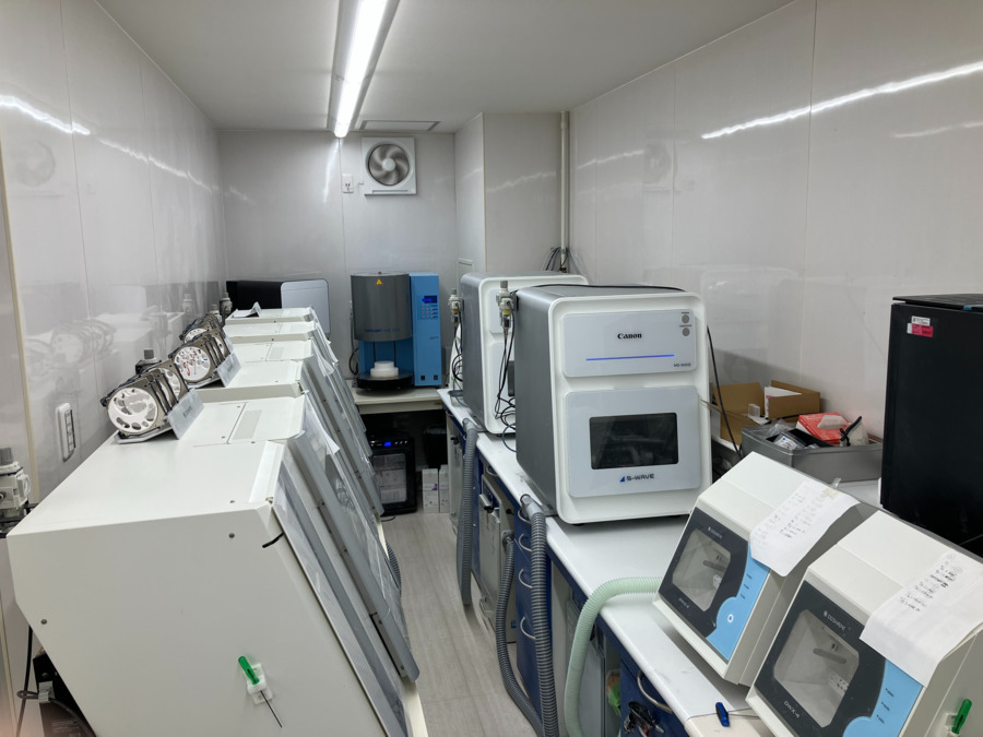 株式会社サポート 南館(営業の求人)の写真4枚目:CAD/CAMが多いことが特徴で、CAM機は現在10台ぐらいです!