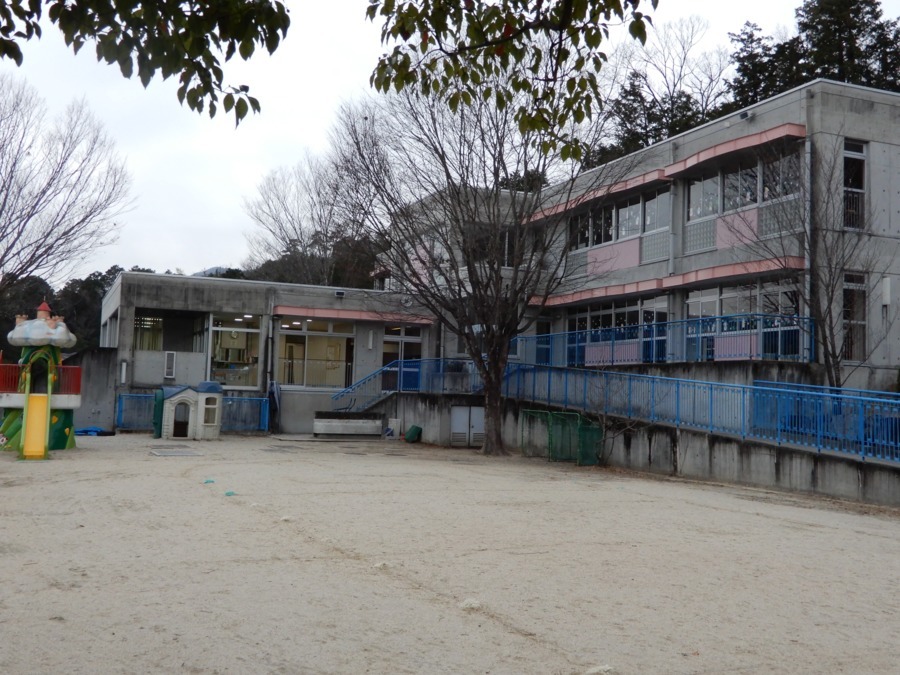 飯野ひかり幼稚園（幼稚園教諭の求人）の写真1枚目：