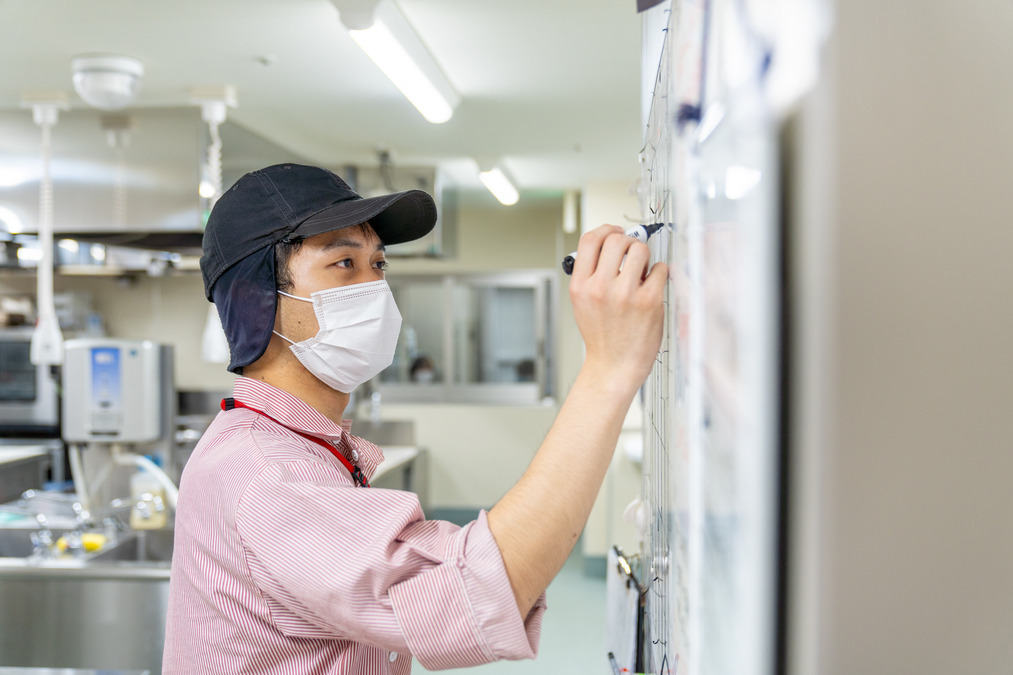 株式会社ニフス 介護付有料老人ホーム　すこや家・蓮田内の厨房の写真9枚目：