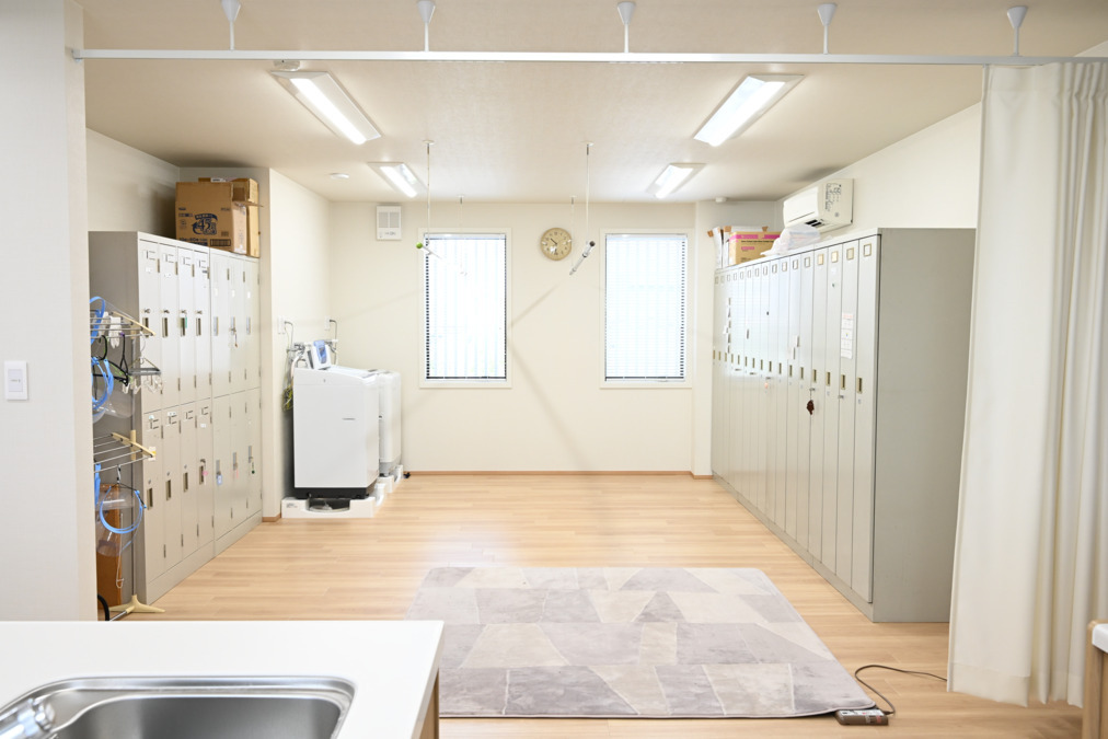 星野歯科クリニック（歯科医師の求人）の写真25枚目：各スタッフにロッカーを用意しています🔑