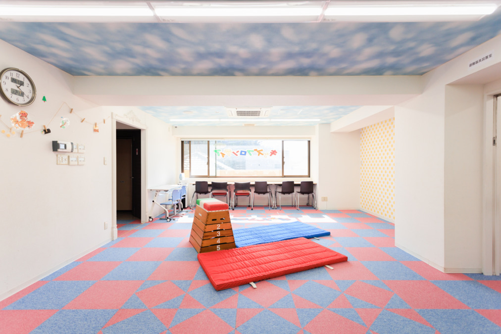 BIZ CREATE合同会社の写真10枚目：キッズフロンティアⅡ番館（放課後クラス）指導訓練ルーム
