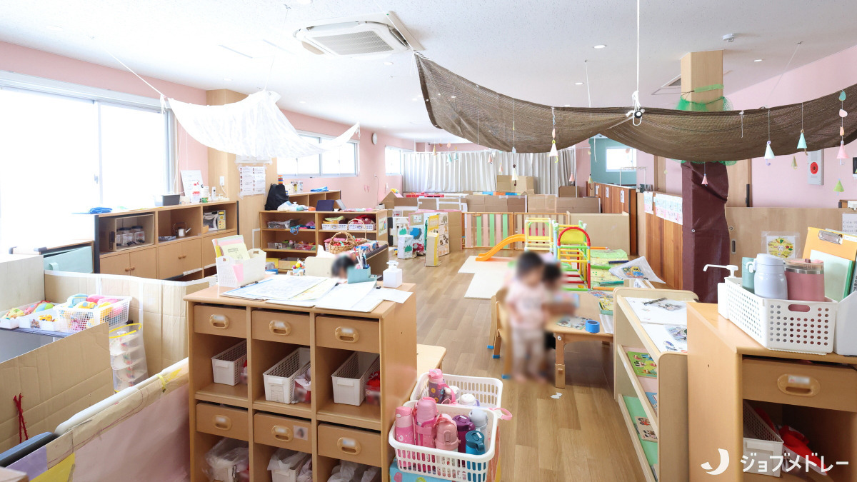 ヤクルトひよっこ保育園池田（保育士の求人）の写真7枚目：安心して穏やかに過ごせる環境づくりを行っています