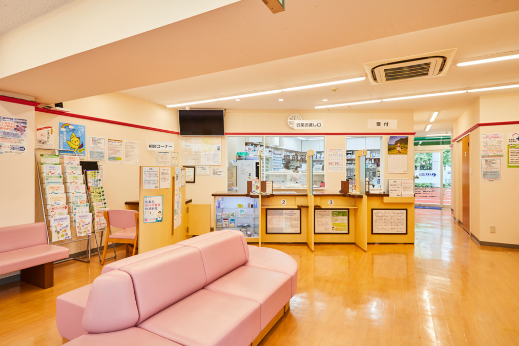 楠公堂薬局 兵庫店（薬剤師の求人）の写真2枚目：楠公堂薬局 兵庫店の内観