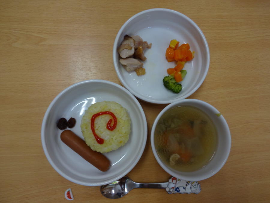 こびとのもり保育園(調理師/調理スタッフの求人)の写真5枚目:お誕生会は、こどもたちが笑顔になる特別メニュー。