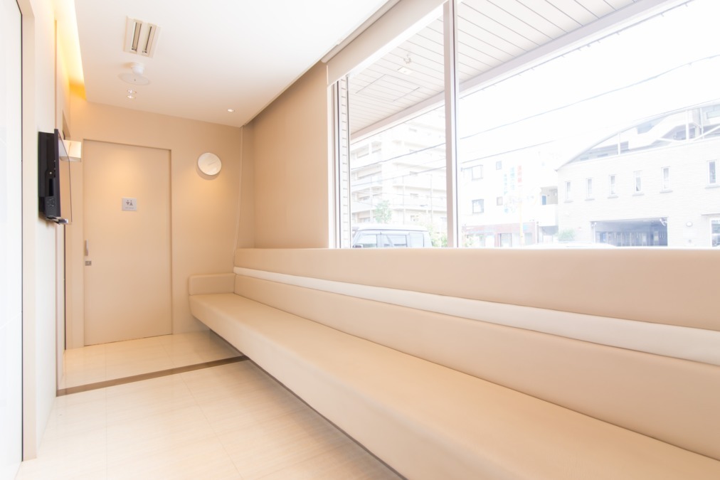 山本歯科クリニック(歯科助手の求人)の写真5枚目:待合室