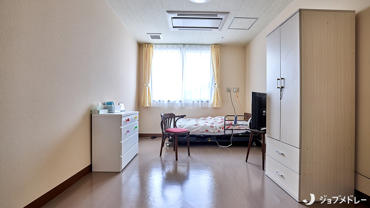 憩いホーム新平和【2025年06月01日オープン】（介護職/ヘルパーの求人）の写真15枚目：ご自宅のように落ち着いて過ごしていただける場所を提供しています