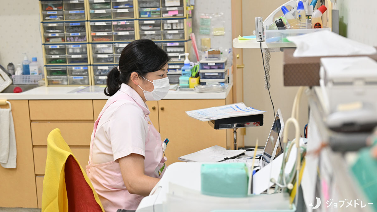 武蔵中原しくらクリニック（医療事務/受付の求人）の写真14枚目：検査結果をもとに診断を行っています