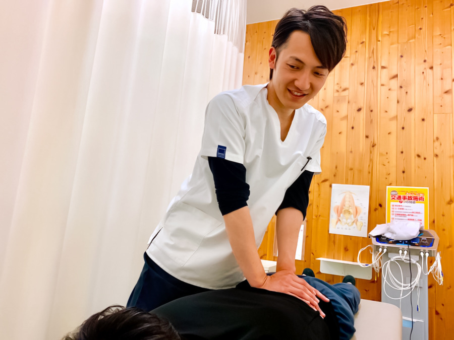 丸亀坂口鍼灸整骨院（柔道整復師の求人）の写真5枚目：患者さま一人ひとりの症状に合わせた最適な施術を行っています！
