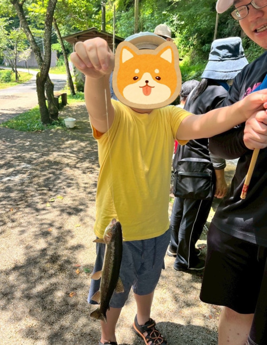 児童発達支援・放課後等デイサービス / サクラハート（保育士の求人）の写真14枚目：子ども達とのアウトドアイベント（魚釣り）