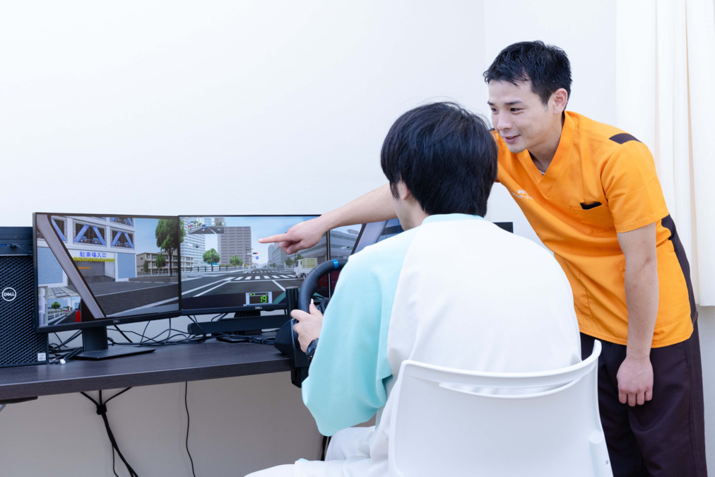 医療法人社団　鎮誠会　季美の森リハビリテーション病院（作業療法士の求人）の写真12枚目：ドライブシュミレーター