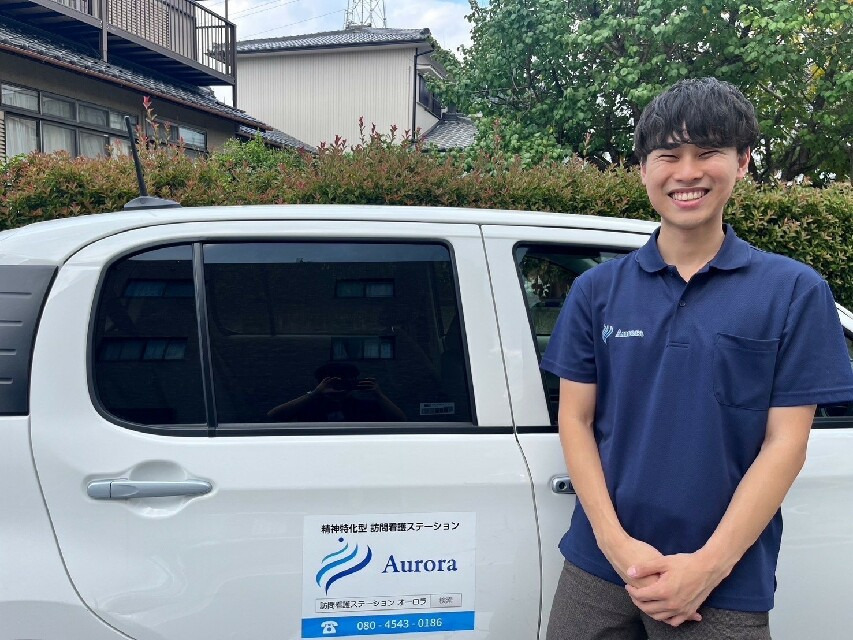 オーロラ治療院越谷店（あん摩マッサージ指圧師の求人）の写真5枚目：車で訪問&報告書はスマホで完結♪