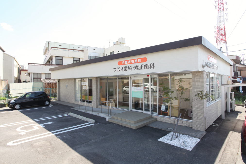 日進市役所前つばさ歯科・矯正歯科の写真2枚目：開院当時の外観です。