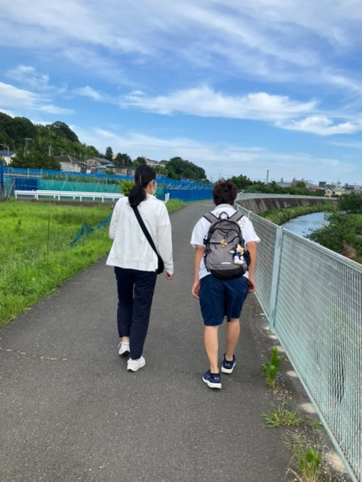 あゆみ（サービス提供責任者の求人）の写真4枚目：移動支援の風景です。

空も綺麗です。