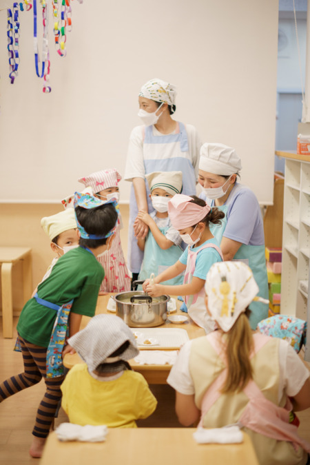 京王キッズプラッツ桜上水（管理栄養士/栄養士の求人）の写真4枚目：子どもたちは、栄養士さんが大好き♪子どもたちのとかかわりも多いですよ♪
