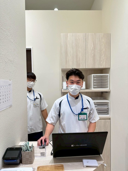 はぴねす鍼灸整骨院 大阪ドームシティ院【2025年06月07日オープン】（柔道整復師の求人）の写真3枚目：受付
