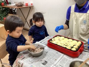 アベニール保育園（調理師/調理スタッフの求人）の写真15枚目：子どもたちとクッキングイベント☆