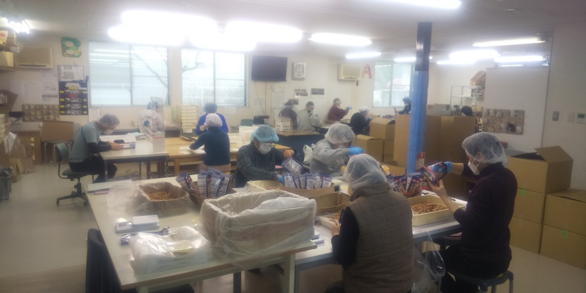 福祉作業所りんどう(生活支援員の求人)の写真4枚目:作業室の様子