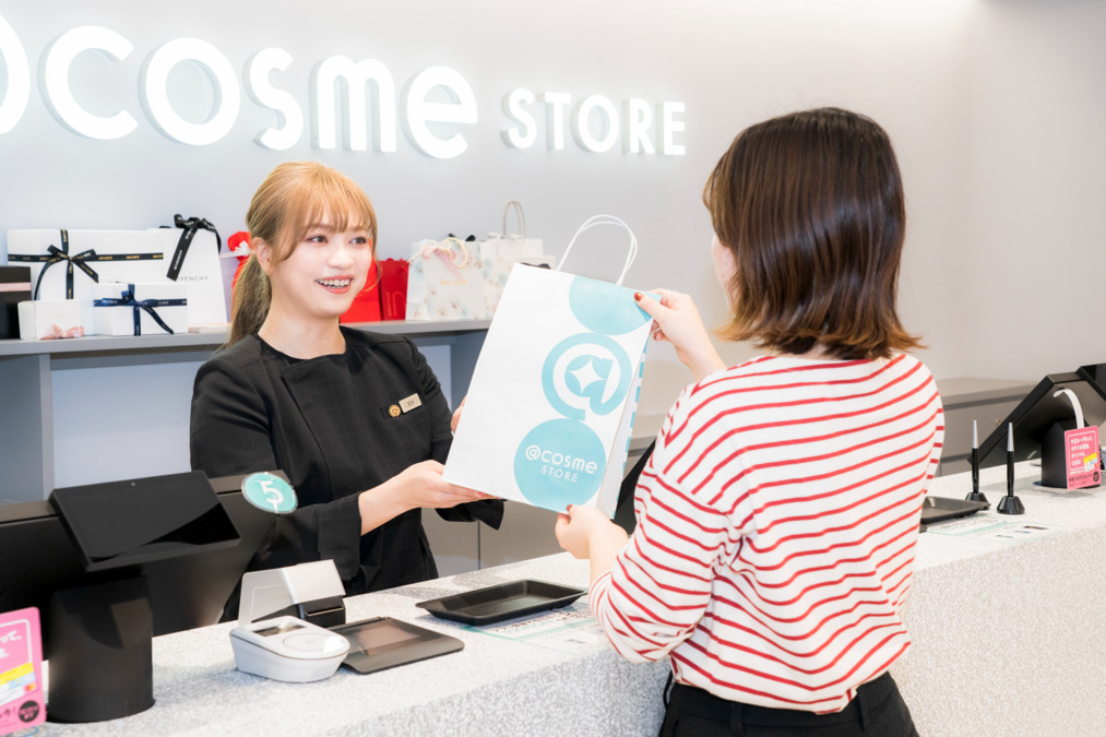 @cosme STORE 札幌ステラプレイス店（美容部員の求人）の写真3枚目：