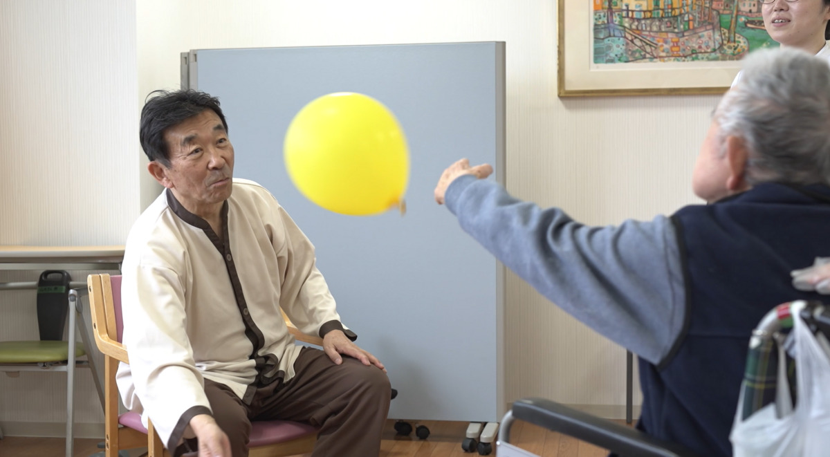 日野病院（作業療法士の求人）の写真5枚目：風船バレー