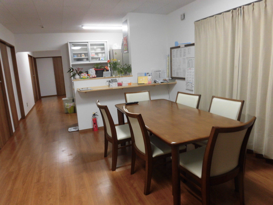 共同生活援助事業所コラボ　の写真8枚目：リビング