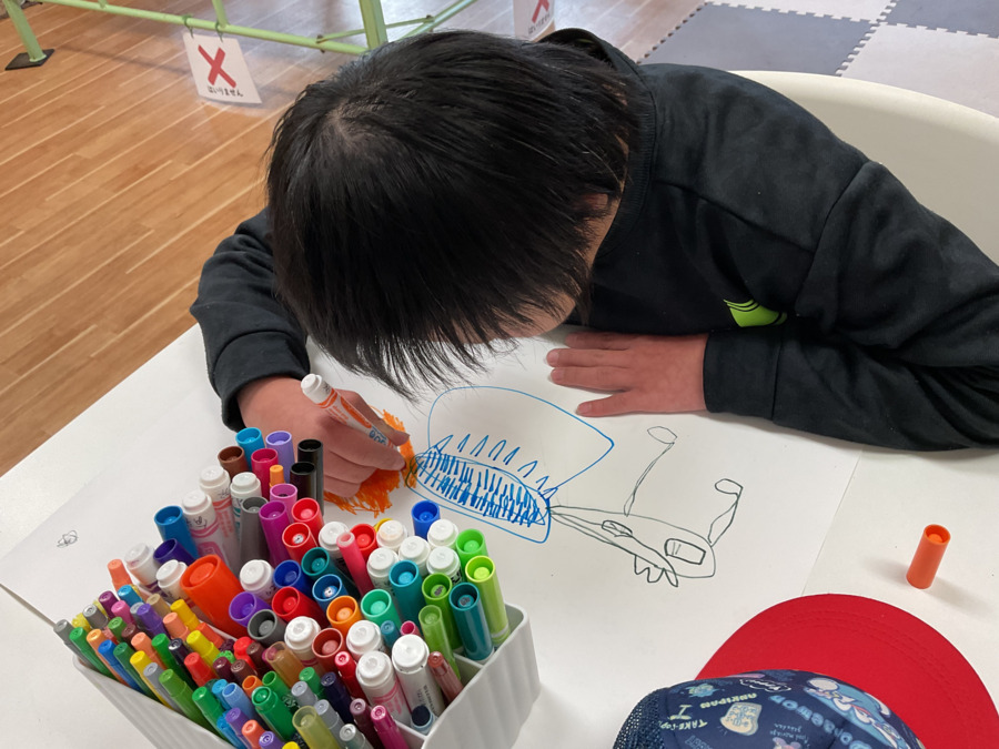 通所支援ベルテール須崎園（保育士の求人）の写真6枚目：塗り絵