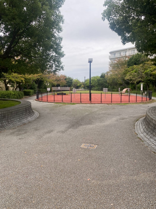 児童発達支援事業所　ココハグ 福岡中央【2025年03月01日オープン】（保育士の求人）の写真4枚目：近隣には公園もあります。