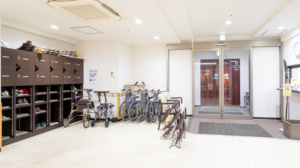 朝日ケアホーム山鼻（介護職/ヘルパーの求人）の写真6枚目：施設内は全てバリアフリーの設計です