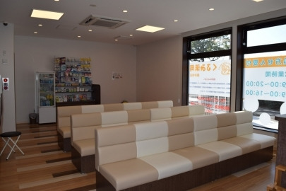 くるみ薬局藤井寺店（調剤事務の求人）の写真4枚目：くるみ薬局 藤井寺店 待合室