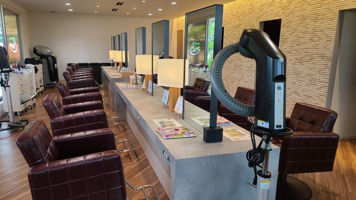 CHURA　BLANC　泉田中店の写真3枚目：セット面は全部で14席