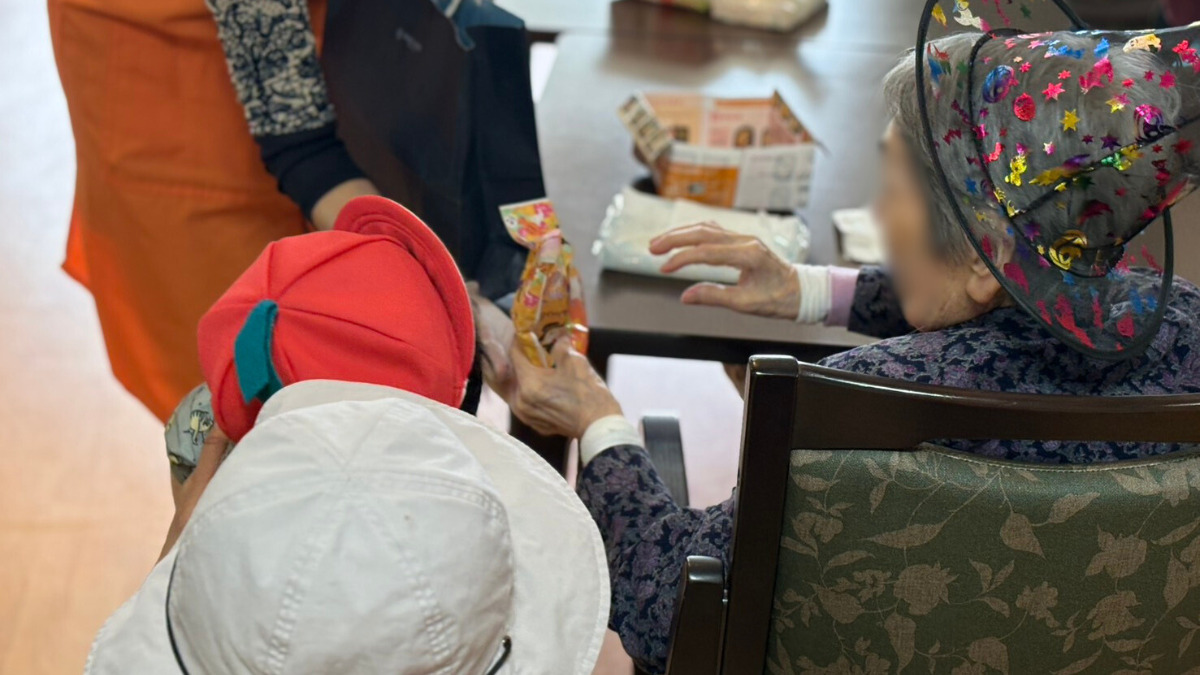 グループホーム「結」ケアセンターたまがわ（介護職/ヘルパーの求人）の写真14枚目：ハロウィンイベントの様子です