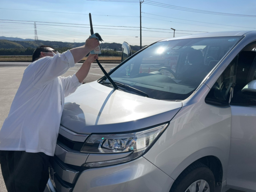 hanahaco（生活支援員の求人）の写真7枚目：生活介護／送迎車の洗車作業