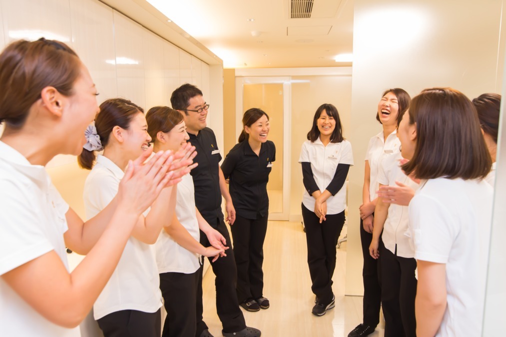 山本歯科クリニック(歯科助手の求人)の写真11枚目:和気あいあいとしています