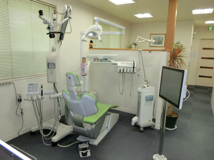 ひさのデンタルクリニックの写真10枚目:診療は半個室でおこなっています