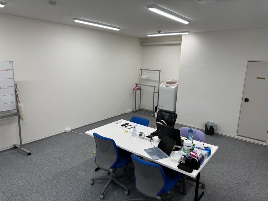 訪問看護ステーションはな横浜鶴見（作業療法士の求人）の写真3枚目：新しくて過ごしやすい、広々事務所