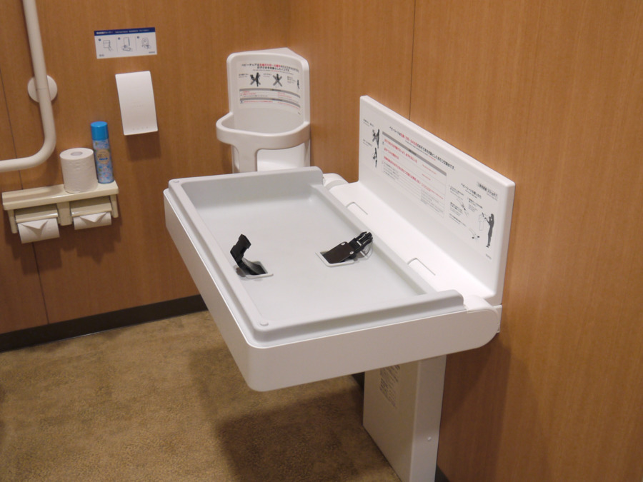 すずらん調剤薬局（薬剤師の求人）の写真9枚目：多目的トイレには、おむつ交換台も設置しております。