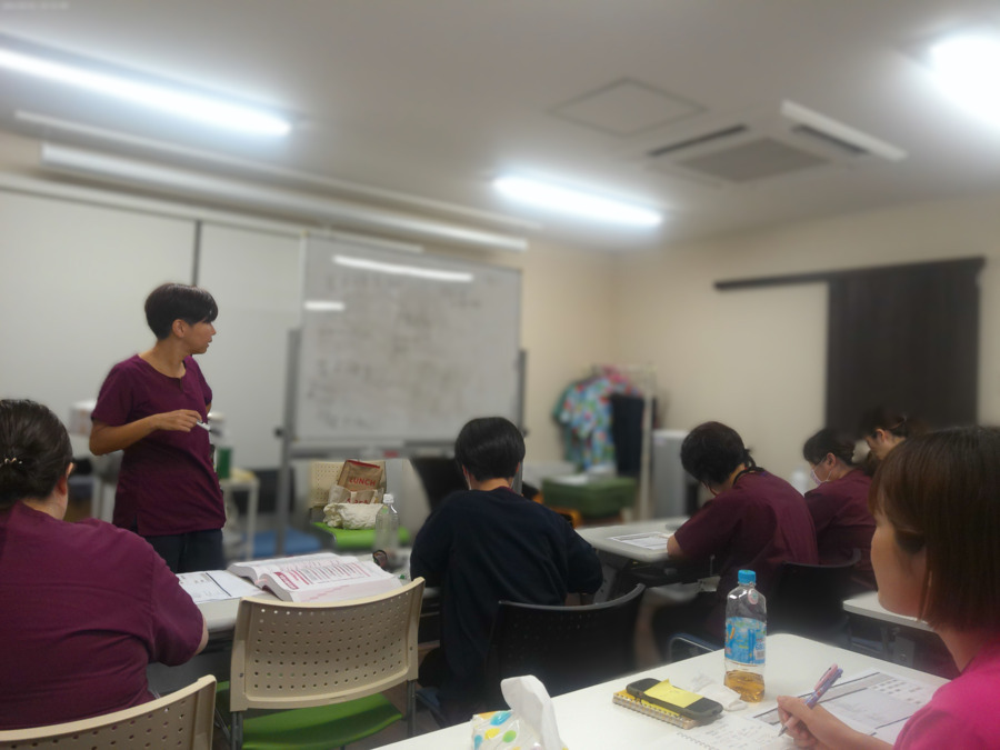 医療法人社団正匡会　木村歯科医院（歯科衛生士の求人）の写真6枚目：外部の先生をお呼びし勉強する機会を設けています。