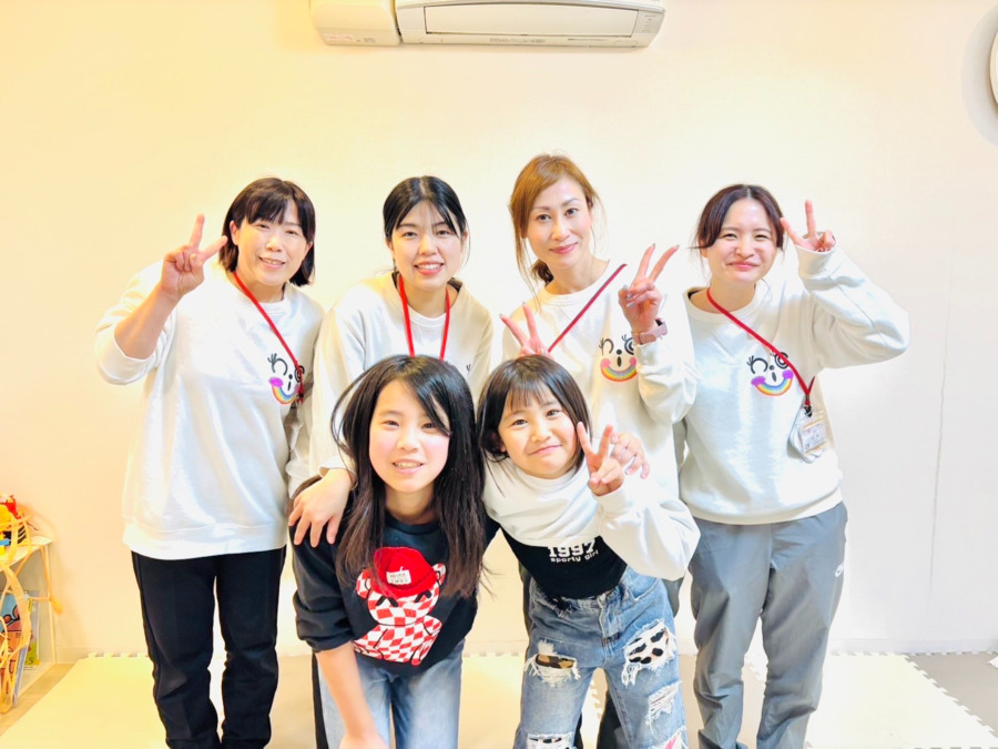 児童発達支援・放課後等デイサービスmynico【2025年夏オープン】の写真4枚目：職員も子どもたちも元気いっぱいです♪