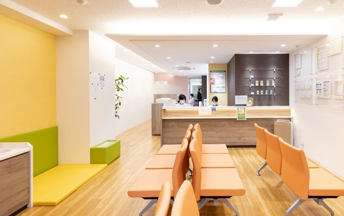 五番町薬局（薬剤師の求人）の写真2枚目：五番町薬局の内観