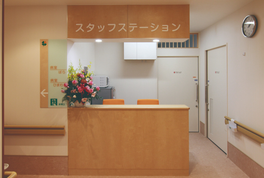 ウメヅ医院（看護師/准看護師の求人）の写真7枚目：病棟ナースステーションです。