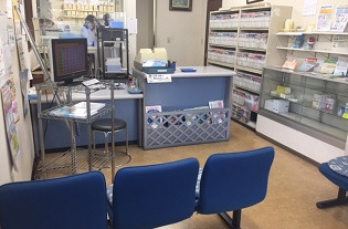 共創未来 メデ薬局（薬剤師の求人）の写真2枚目：共創未来 メデ薬局の内観