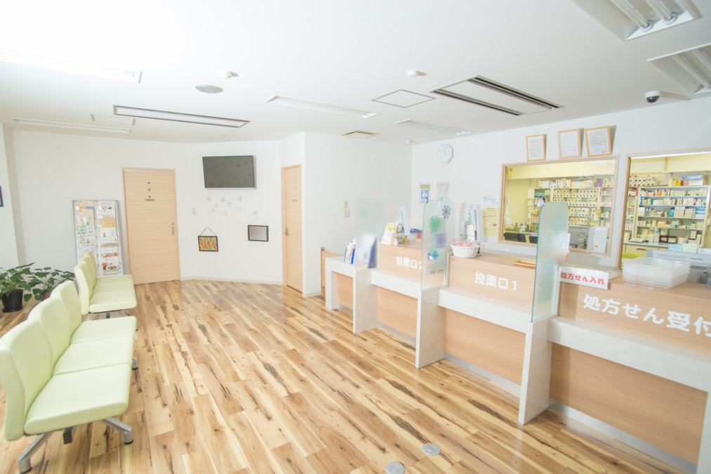 ドリーム薬局 新横浜店（薬剤師の求人）の写真2枚目：ドリーム薬局 新横浜店の内観