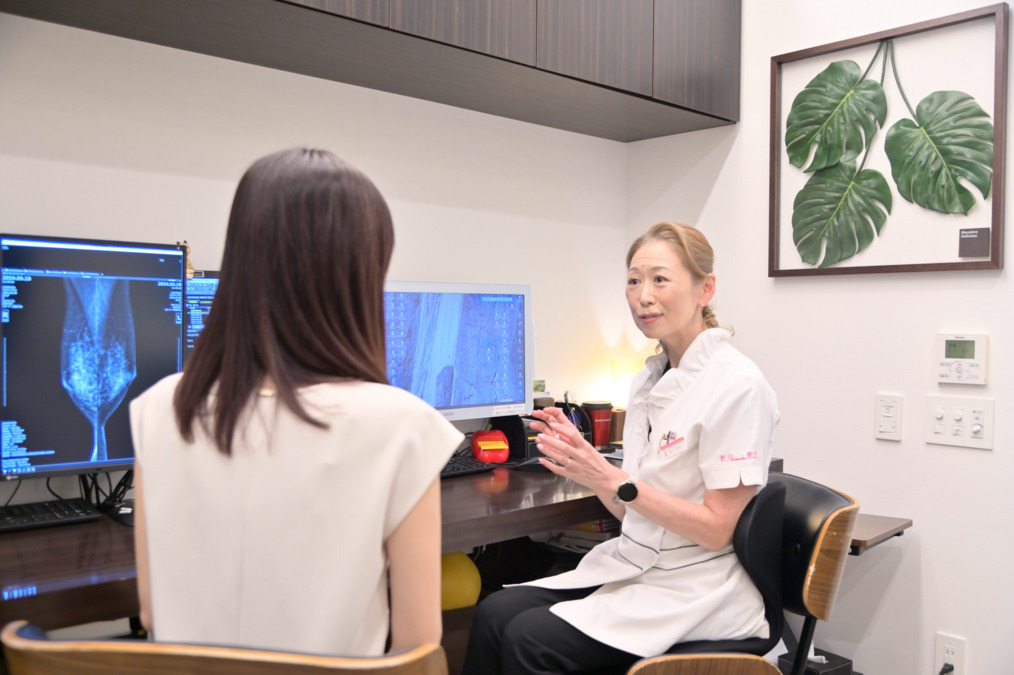 ピンクリボンブレストケアクリニック表参道（看護師/准看護師の求人）の写真5枚目：診察室、検査室ははプライバシーに配慮しすべて個室