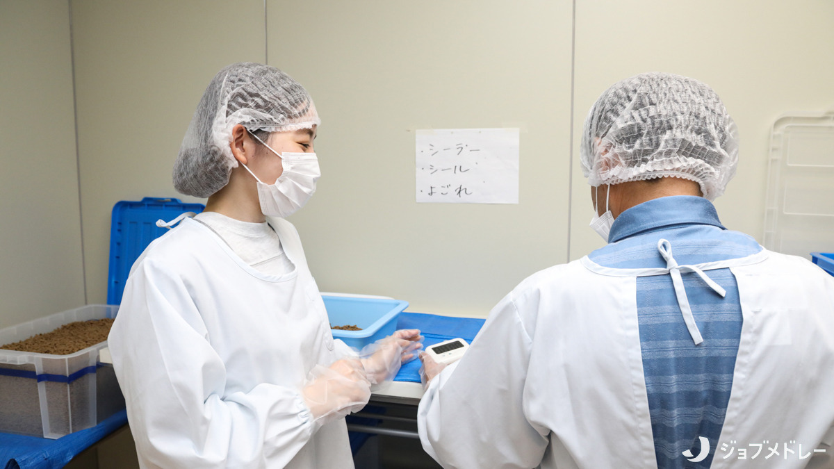 ライフサポートSAKU(サービス管理責任者の求人)の写真12枚目:協力し合いながら作業を行っています